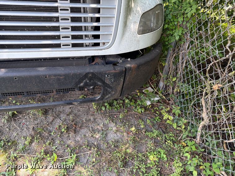 image for item EF1346 2011 Freightliner M2 box truck
