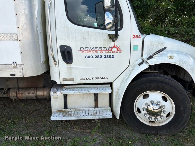 image for item EF1346 2011 Freightliner M2 box truck