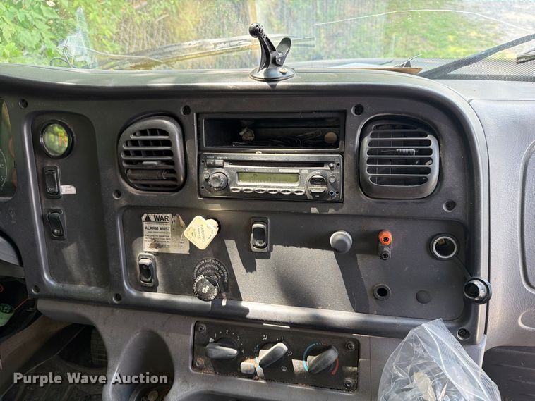 image for item EF1346 2011 Freightliner M2 box truck