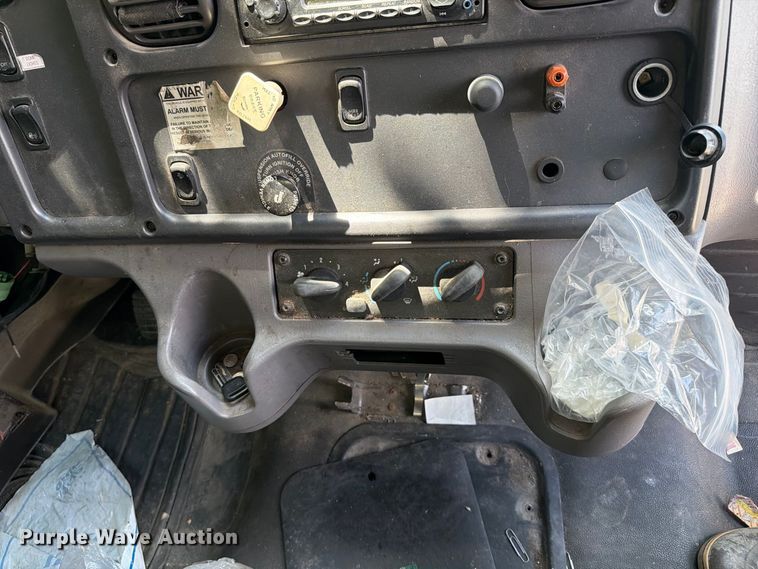 image for item EF1346 2011 Freightliner M2 box truck