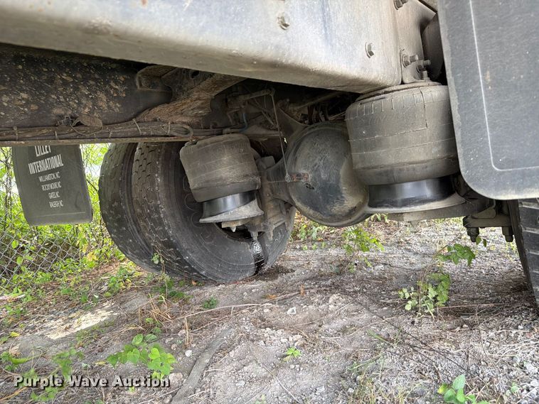 image for item EF1346 2011 Freightliner M2 box truck