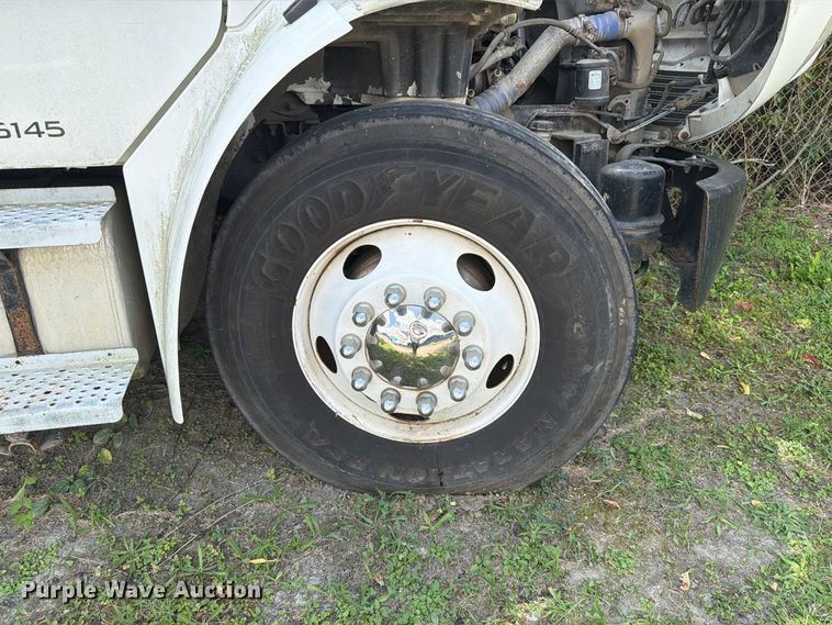 image for item EF1346 2011 Freightliner M2 box truck