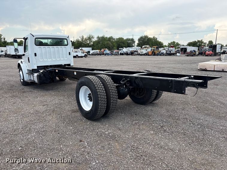 image for item EG9194 2014 Freightliner Business Class M2 truck cab and chassis