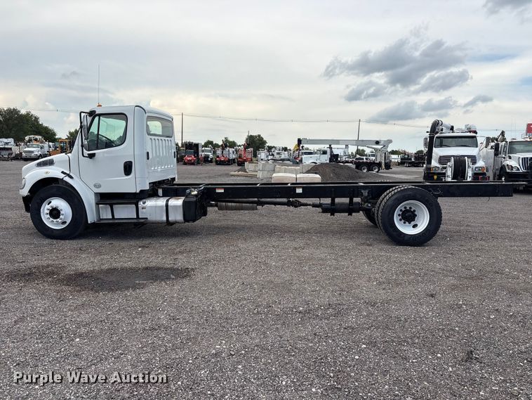 image for item EG9194 2014 Freightliner Business Class M2 truck cab and chassis