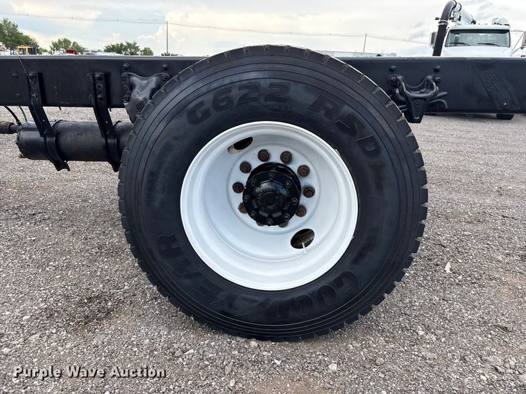 image for item EG9194 2014 Freightliner Business Class M2 truck cab and chassis