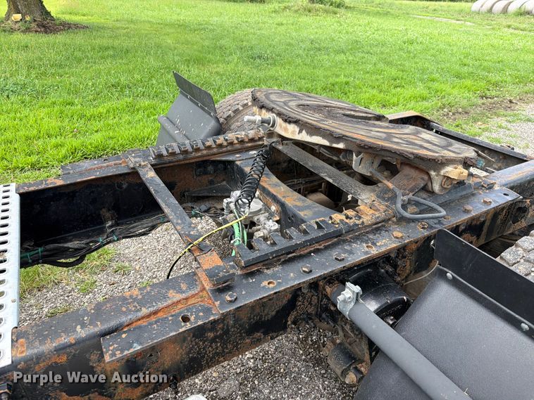 image for item EO8684 2004 Volvo Truck VNM semi truck
