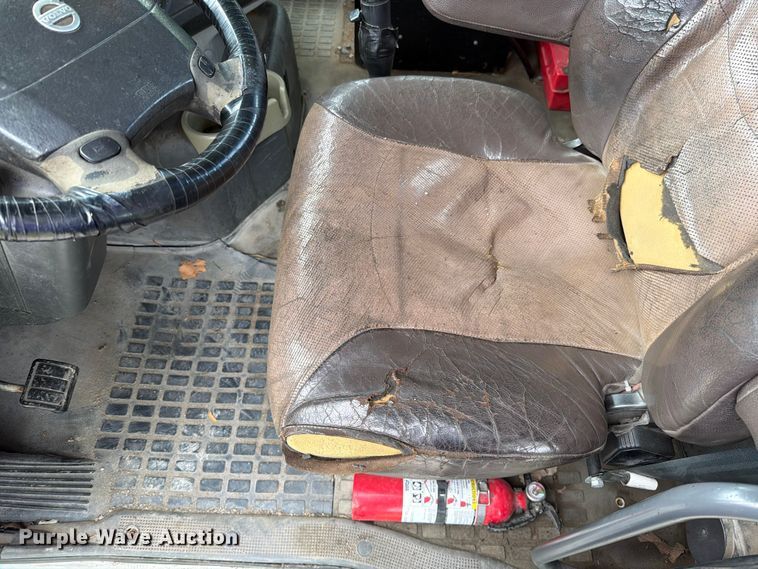 image for item EO8684 2004 Volvo Truck VNM semi truck