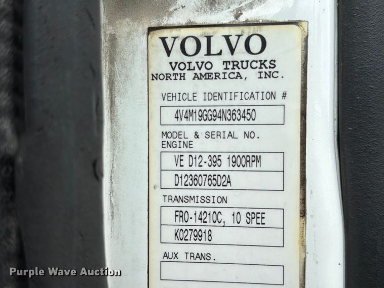image for item EO8684 2004 Volvo Truck VNM semi truck