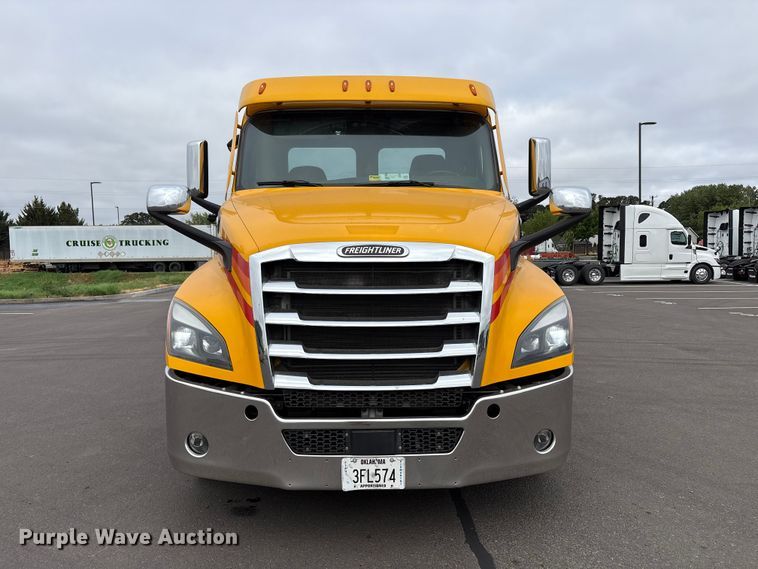 image for item EP3022 2021 Freightliner Cascadia semi truck