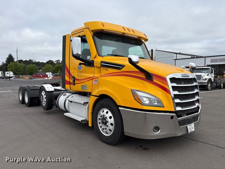 image for item EP3022 2021 Freightliner Cascadia semi truck