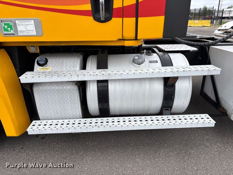 image for item EP3022 2021 Freightliner Cascadia semi truck