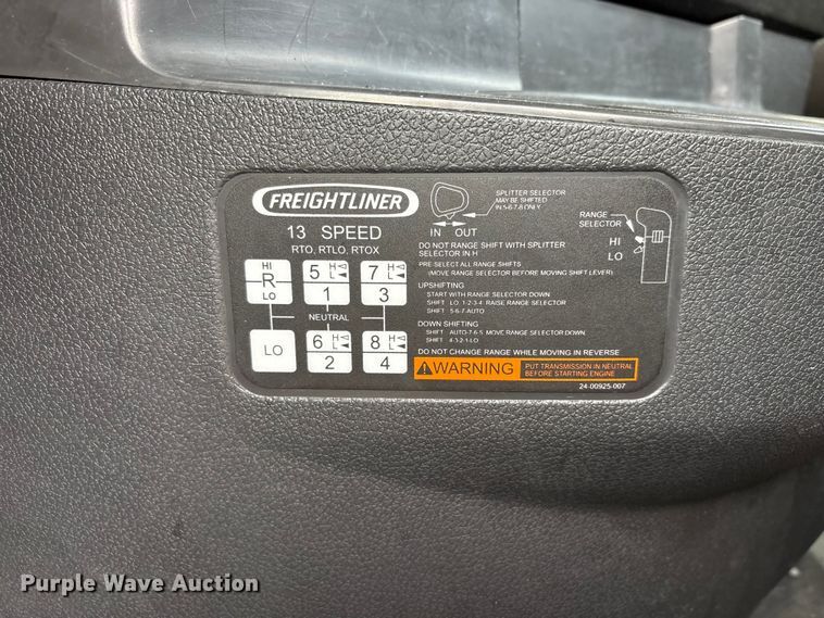 image for item EP3022 2021 Freightliner Cascadia semi truck