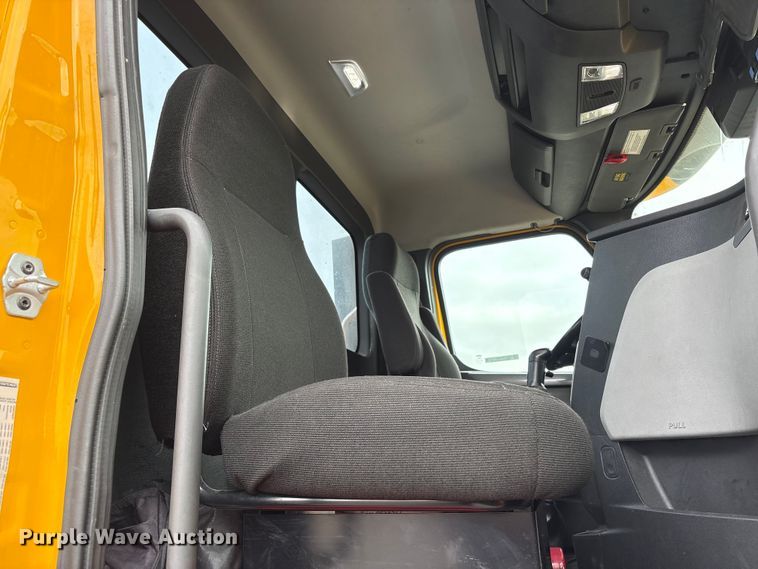 image for item EP3022 2021 Freightliner Cascadia semi truck