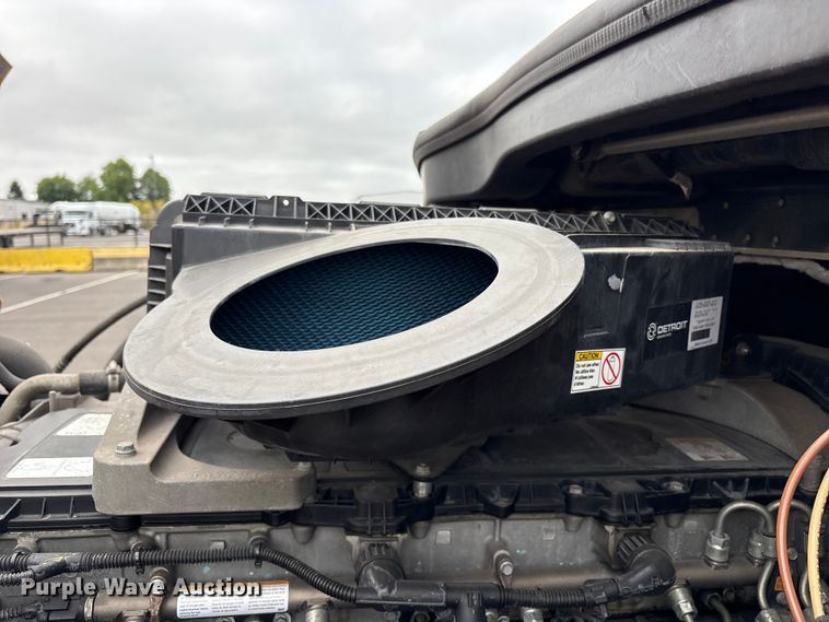 image for item EP3022 2021 Freightliner Cascadia semi truck