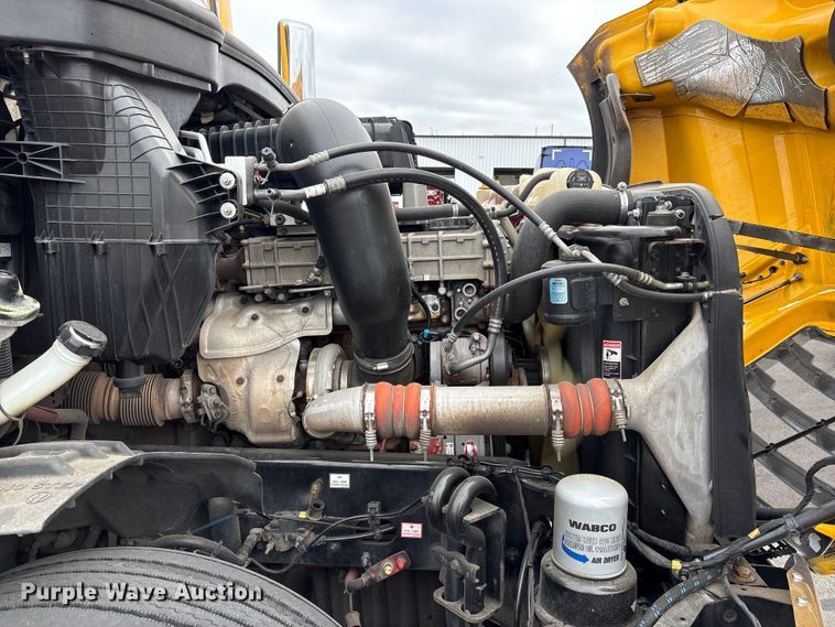 image for item EP3022 2021 Freightliner Cascadia semi truck