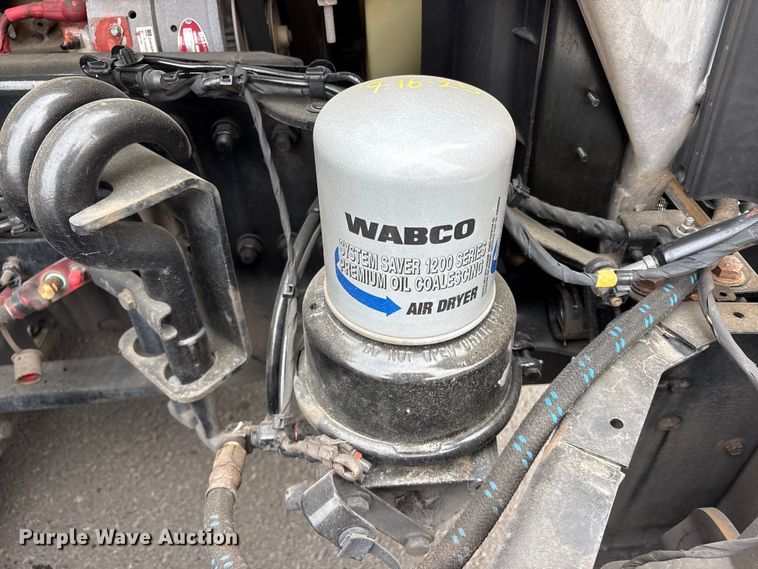 image for item EP3022 2021 Freightliner Cascadia semi truck