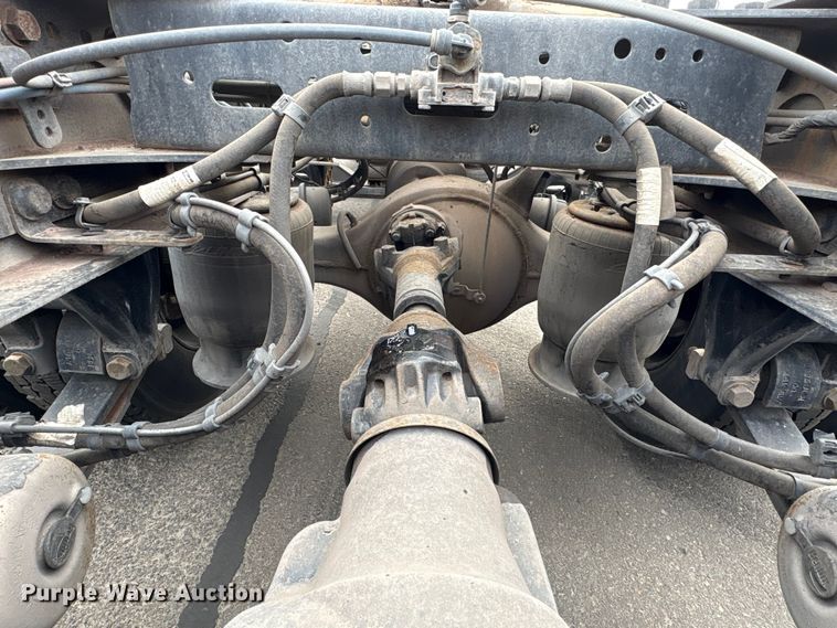 image for item EP3022 2021 Freightliner Cascadia semi truck