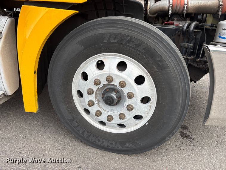 image for item EP3022 2021 Freightliner Cascadia semi truck