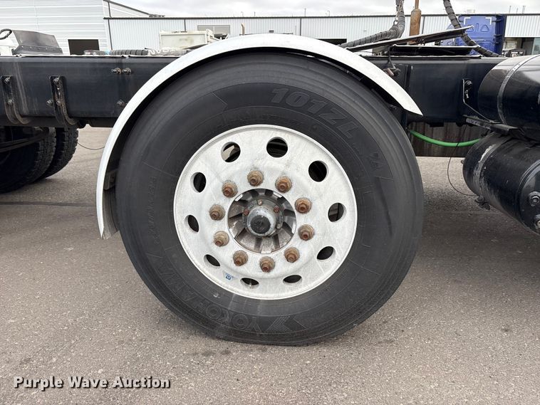 image for item EP3022 2021 Freightliner Cascadia semi truck