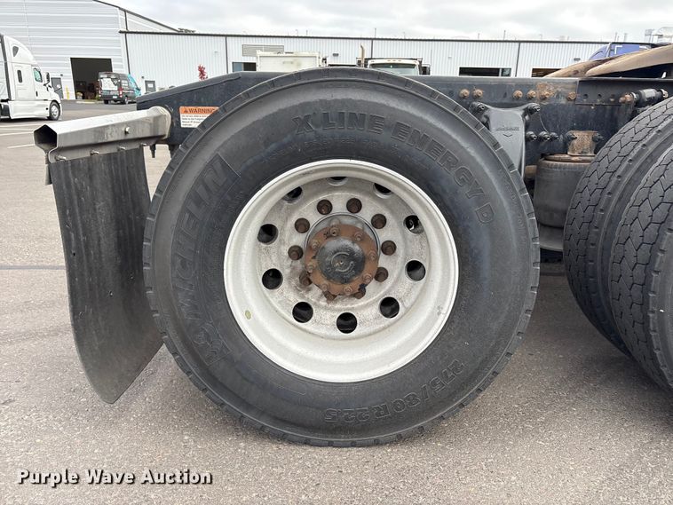 image for item EP3022 2021 Freightliner Cascadia semi truck