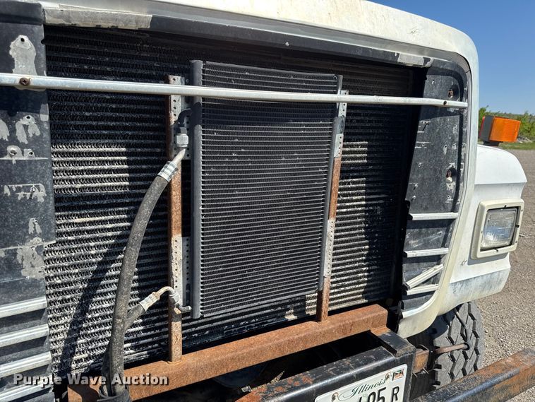 image for item ER0469 1990 Ford LT8000 dump truck