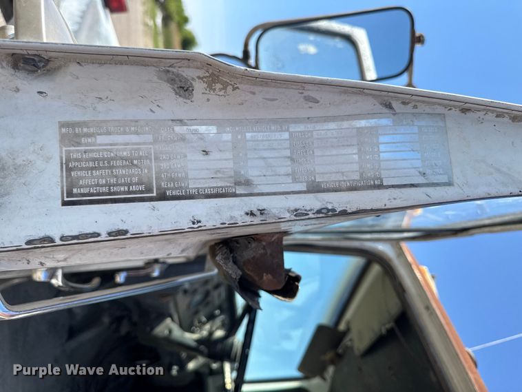 image for item ER0469 1990 Ford LT8000 dump truck