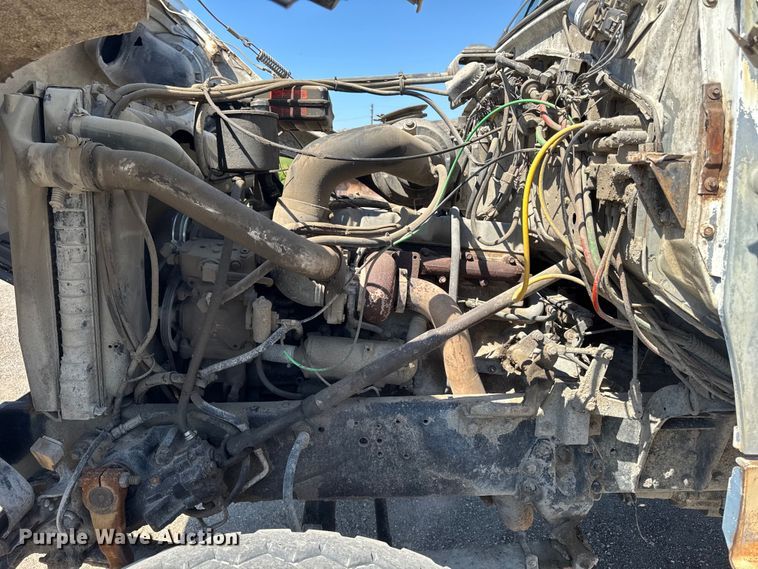image for item ER0469 1990 Ford LT8000 dump truck