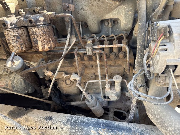 image for item ER0469 1990 Ford LT8000 dump truck