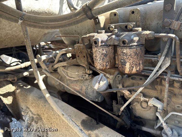 image for item ER0469 1990 Ford LT8000 dump truck