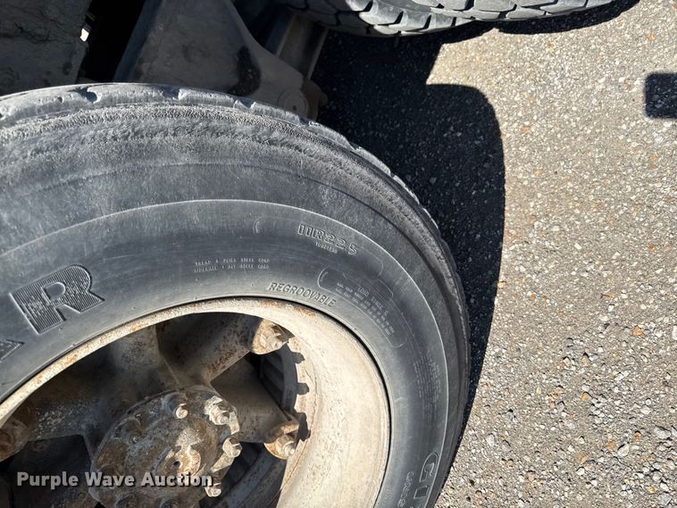 image for item ER0469 1990 Ford LT8000 dump truck