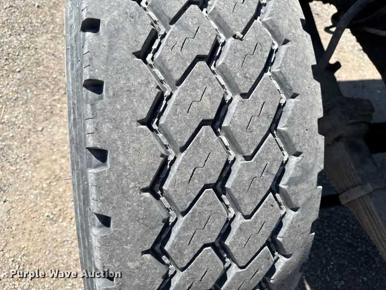 image for item ER0469 1990 Ford LT8000 dump truck