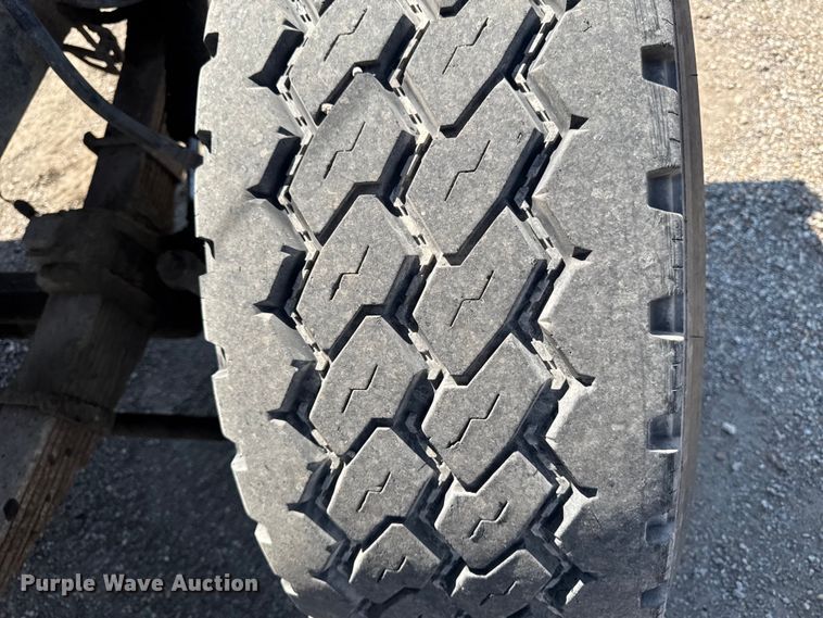 image for item ER0469 1990 Ford LT8000 dump truck