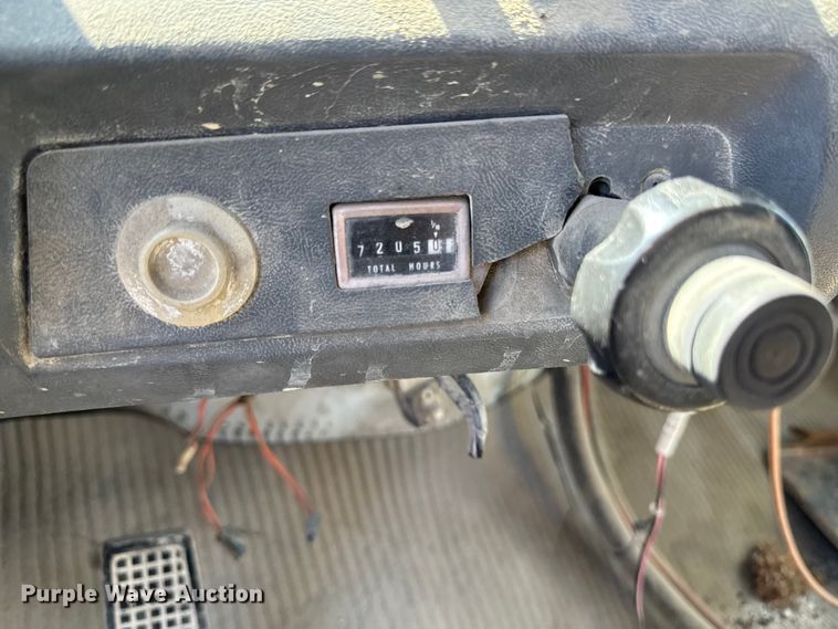 image for item ER0469 1990 Ford LT8000 dump truck
