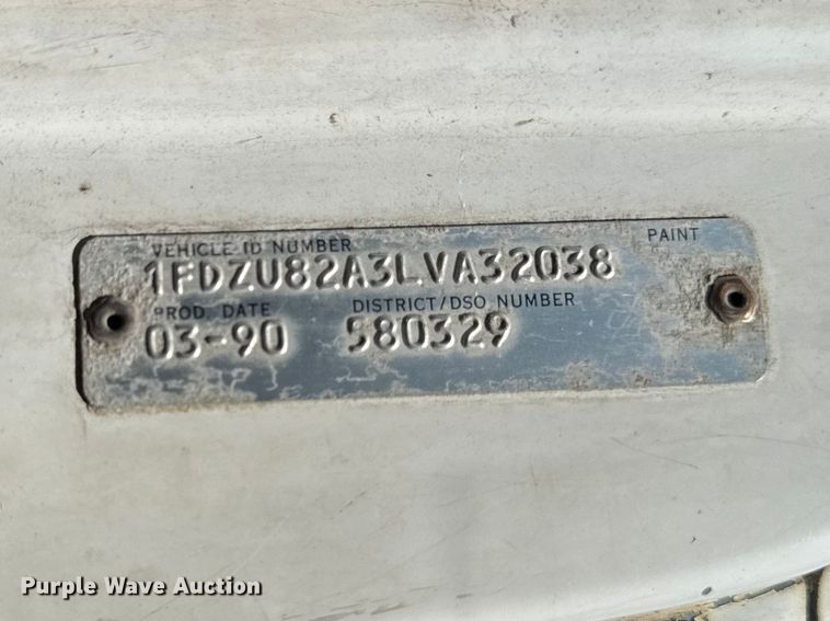 image for item ER0469 1990 Ford LT8000 dump truck