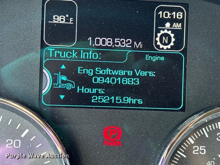 image for item ER3228 2017 Kenworth T680 semi truck