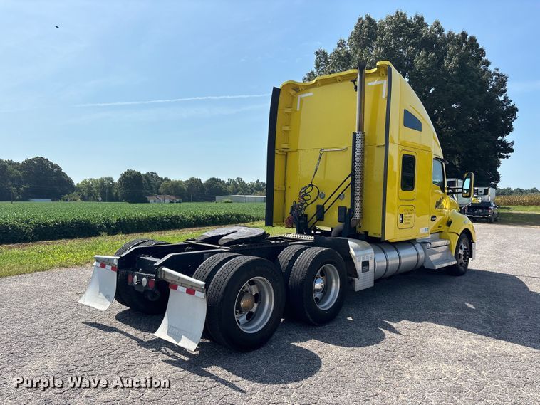 image for item ER3229 2019 Kenworth T680 semi truck