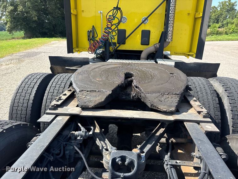 image for item ER3229 2019 Kenworth T680 semi truck