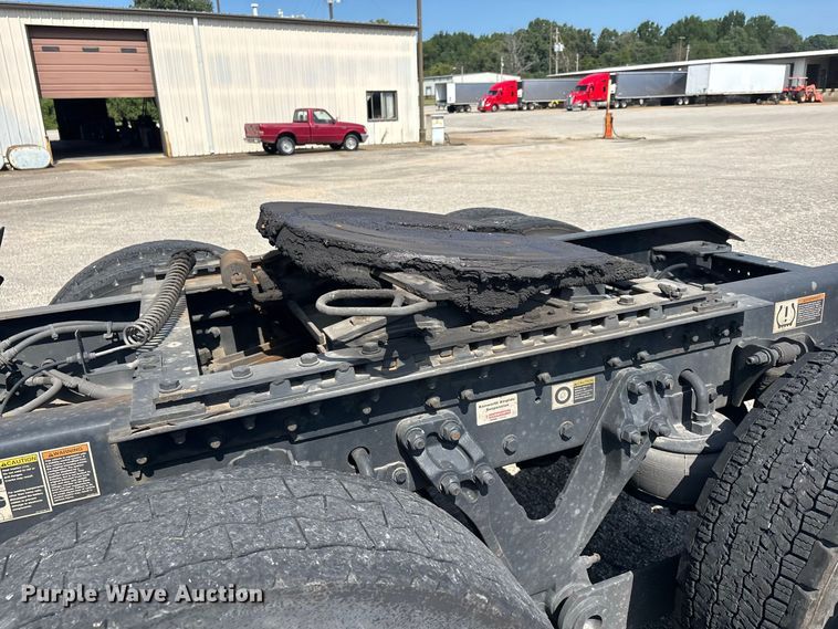 image for item ER3229 2019 Kenworth T680 semi truck