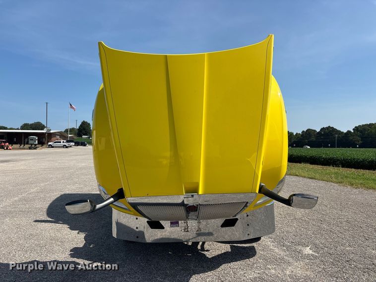 image for item ER3229 2019 Kenworth T680 semi truck