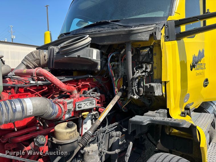 image for item ER3229 2019 Kenworth T680 semi truck