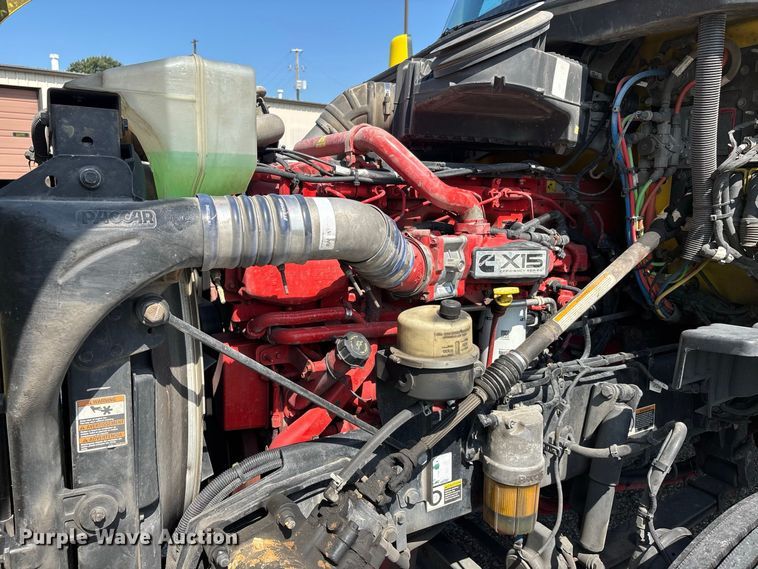 image for item ER3229 2019 Kenworth T680 semi truck