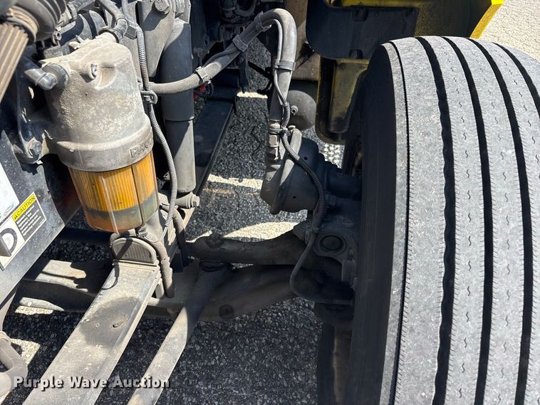 image for item ER3229 2019 Kenworth T680 semi truck