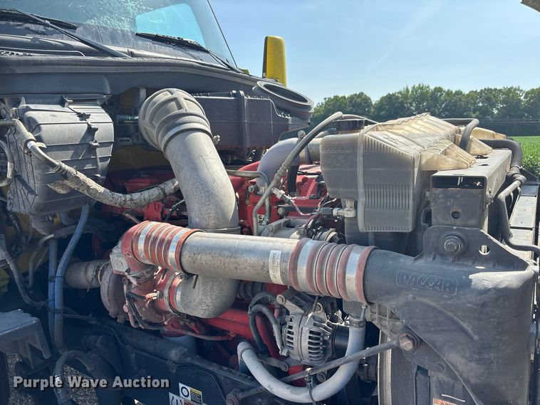 image for item ER3229 2019 Kenworth T680 semi truck