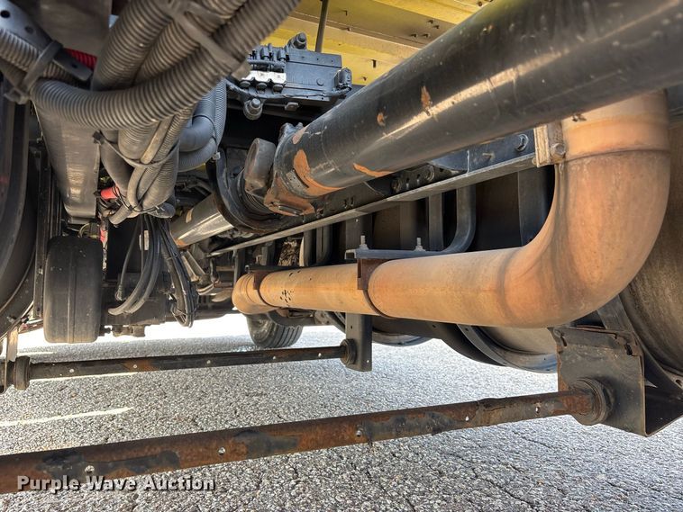 image for item ER3229 2019 Kenworth T680 semi truck