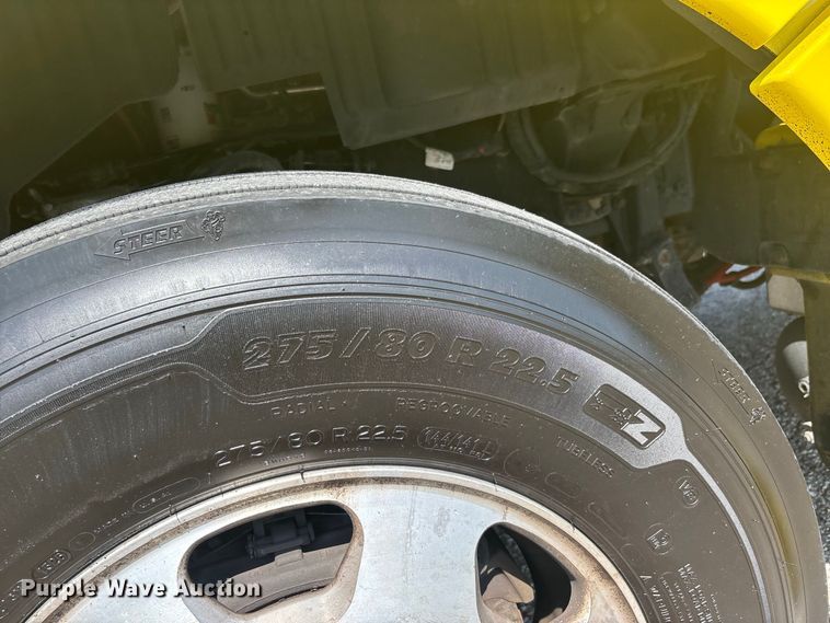 image for item ER3229 2019 Kenworth T680 semi truck