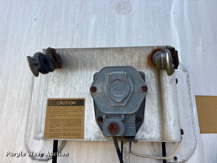 image for item ET0373 1977 Fruehauf TAG-F2-F tank trailer