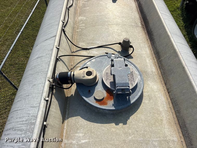 image for item ET0373 1977 Fruehauf TAG-F2-F tank trailer