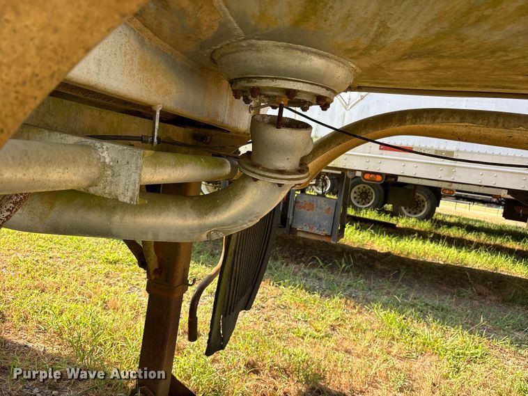 image for item ET0373 1977 Fruehauf TAG-F2-F tank trailer