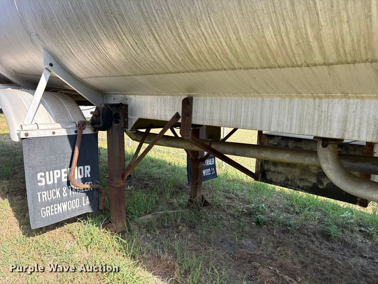 image for item ET0373 1977 Fruehauf TAG-F2-F tank trailer