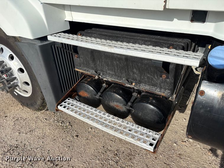 2012 Volvo VNL